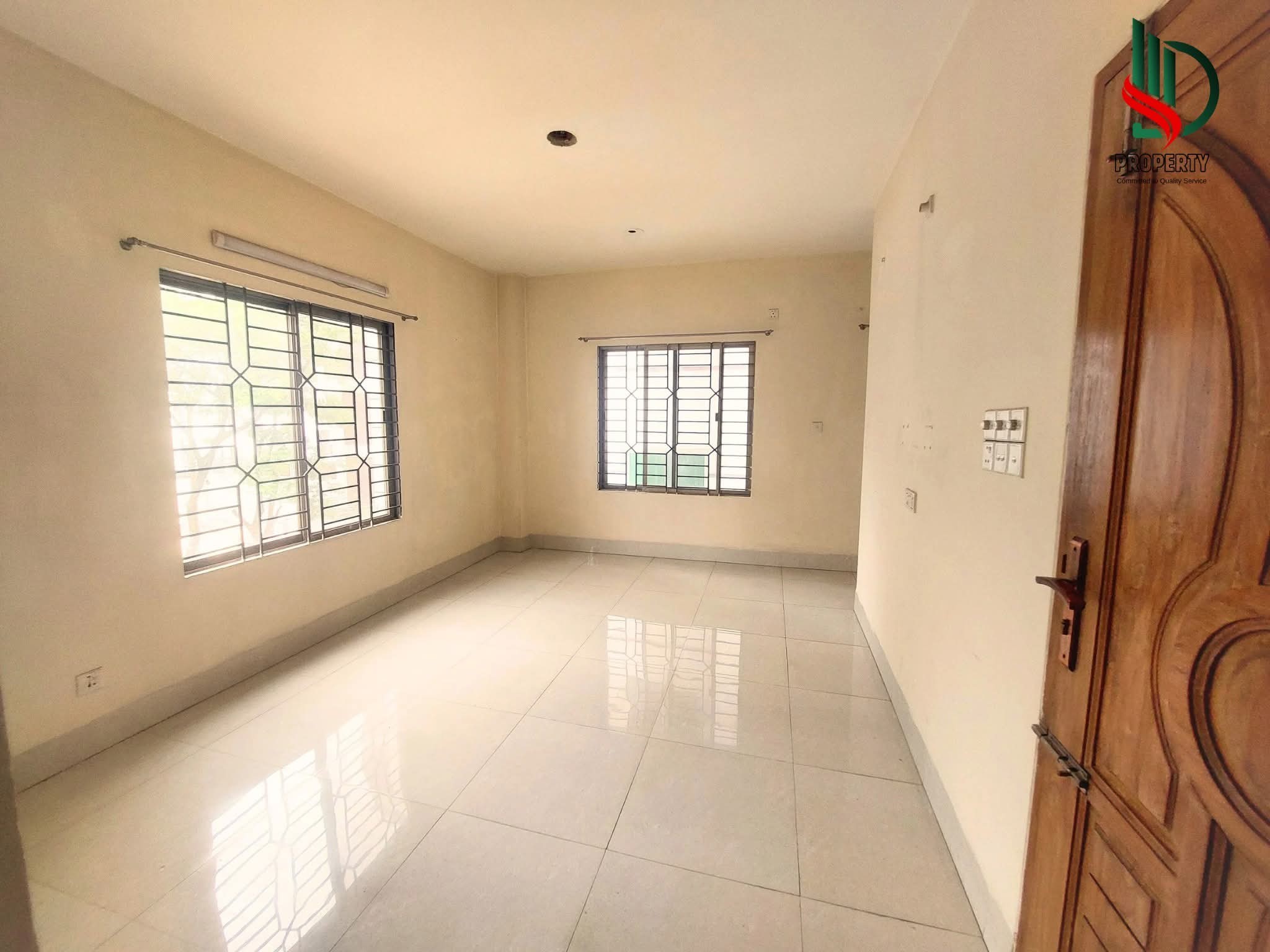 1550 Sqft 3Bed  southfacing Flat For Rent