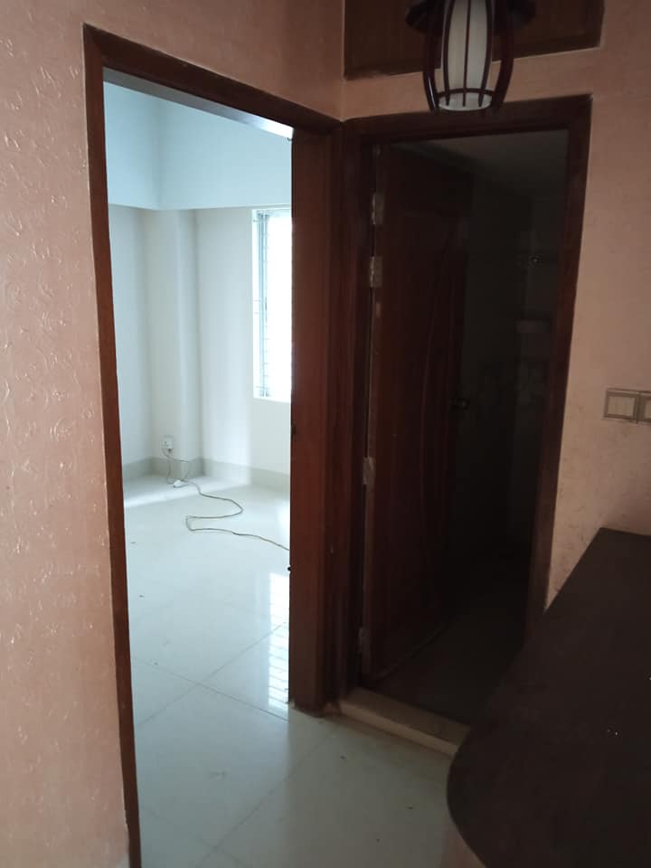 Semi furnished Single room for rent from june