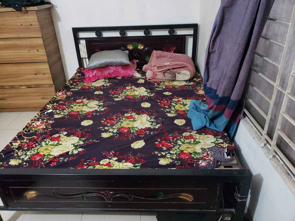 1 Heavy metal steel bed(5:7feet), is available